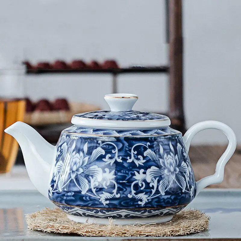 Théière En Tôle émaillée Bleu Et Blanche - Vintage - Occasion (défaut émail)