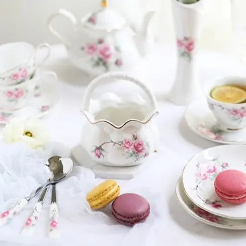 Service à thé Anglais en Porcelaine avec Fleurs Camélias