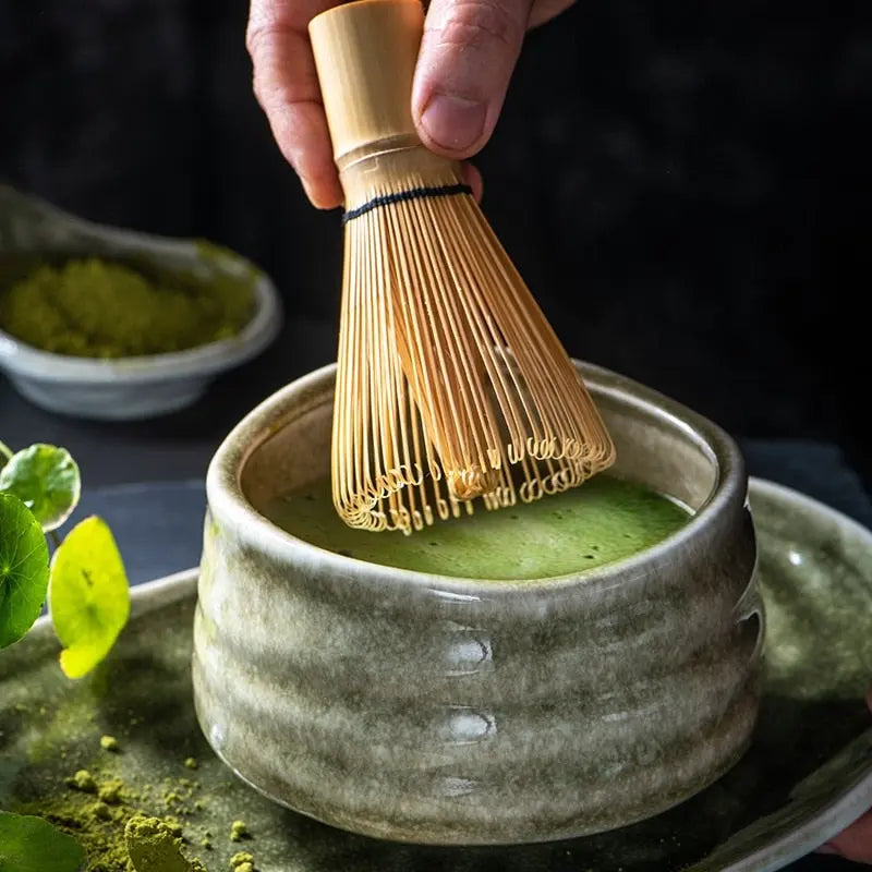 Bol à Matcha Traditionnel Japonais (Chawan) En 2 Parties - Céramique Blanche Avec Bec Verseur Et Support Pour Fouet - Capacité 560 Ml - 5