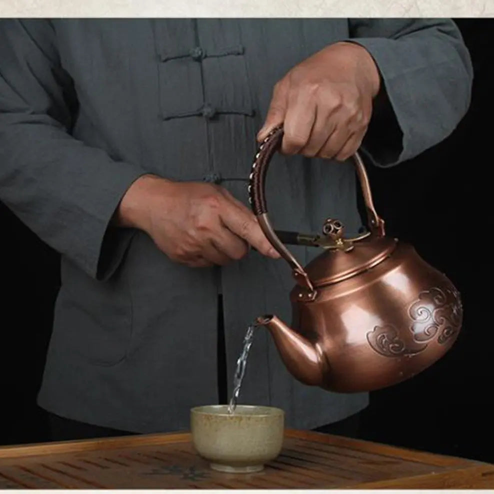 Théière Chinoise en Cuivre Nuages 1.6L
